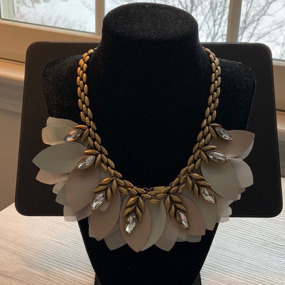 Stella and Dot Birdie Necklace